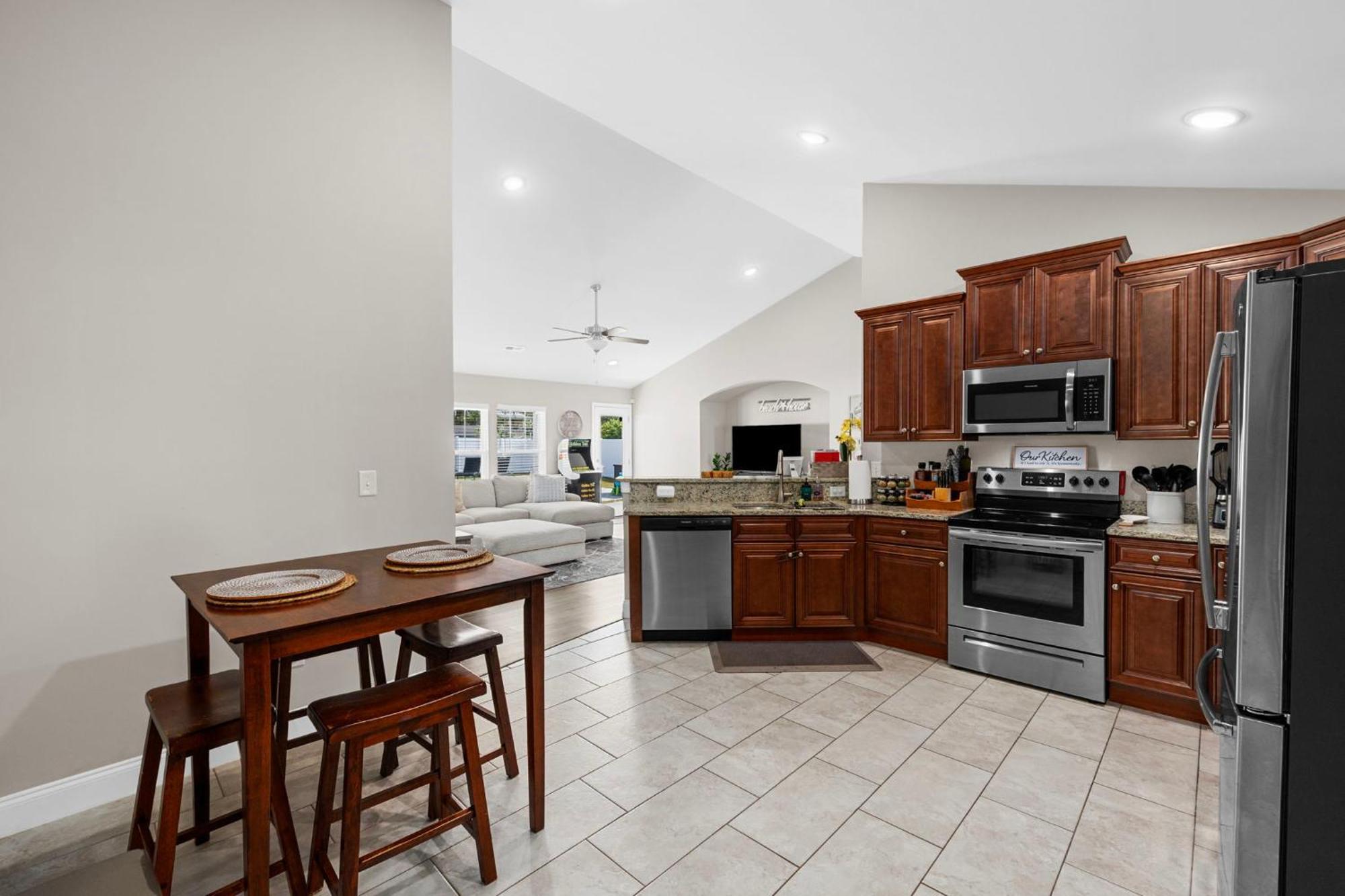 Holiday home New Hot Tub- Dog Friendly Near And Golf With Pool And