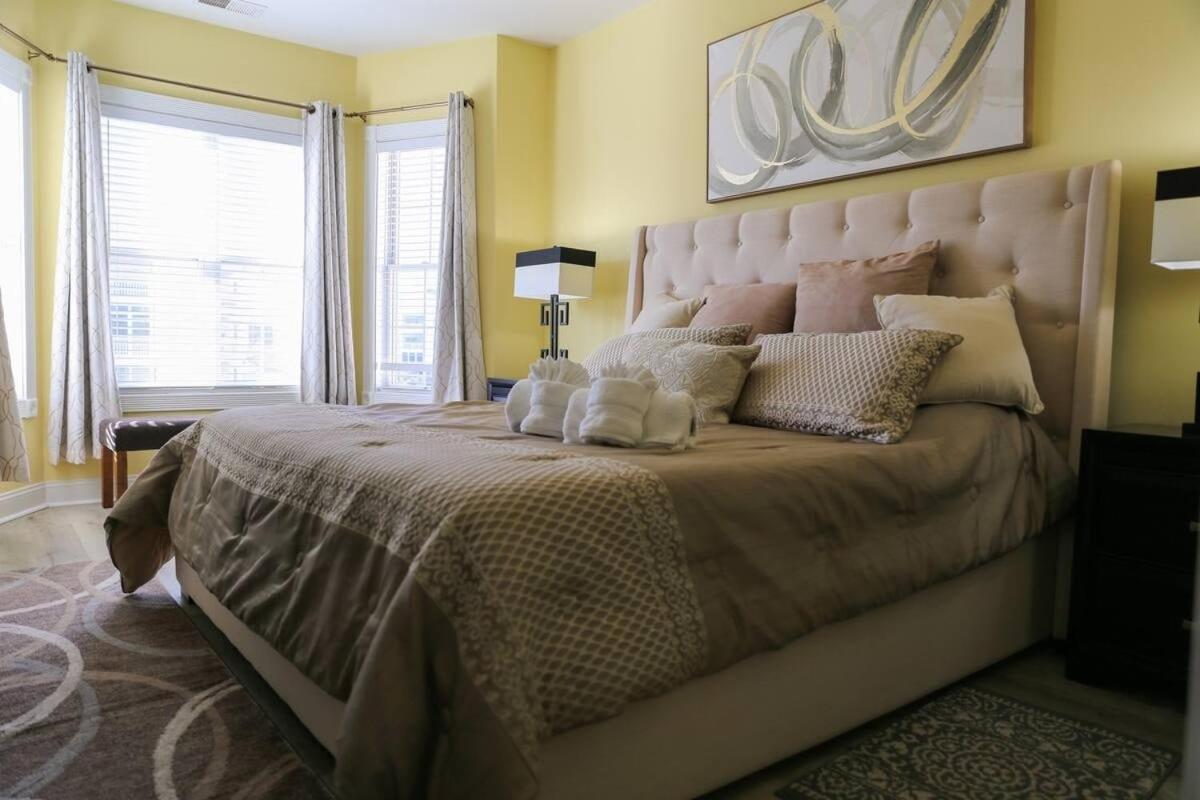Apartment Magnolia Pointe Luster Leaf 4843-302