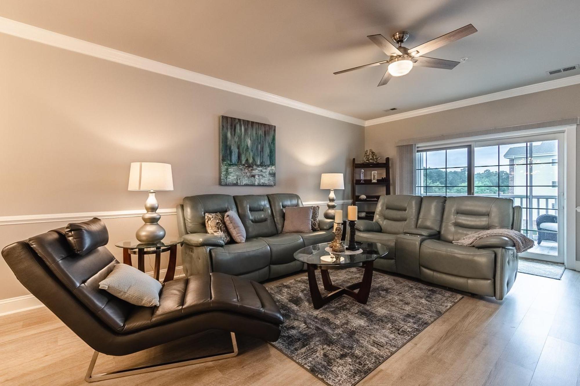 Magnolia Pointe Luster Leaf 4843-302