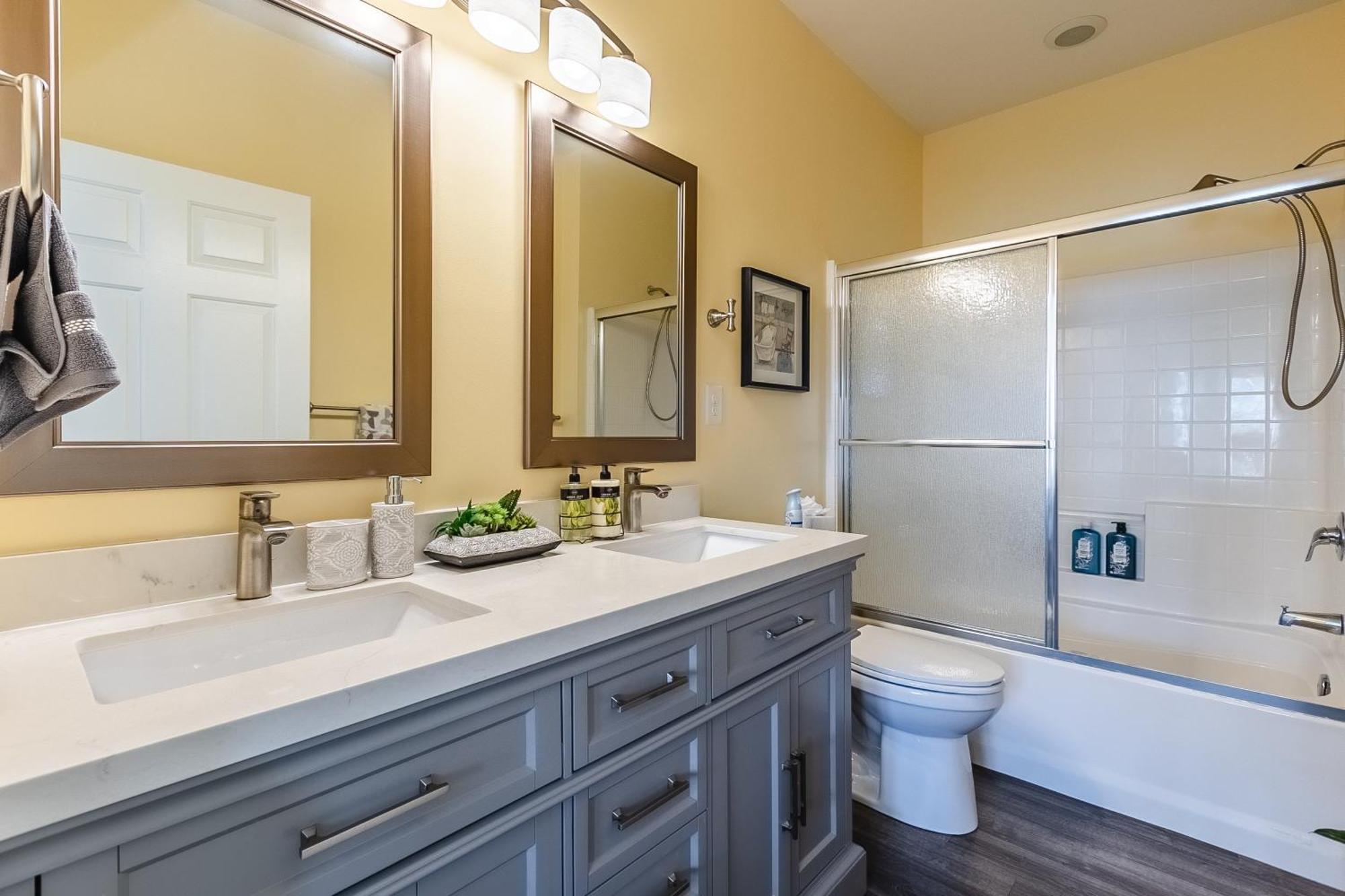 Apartment Magnolia Pointe Luster Leaf 4843-302
