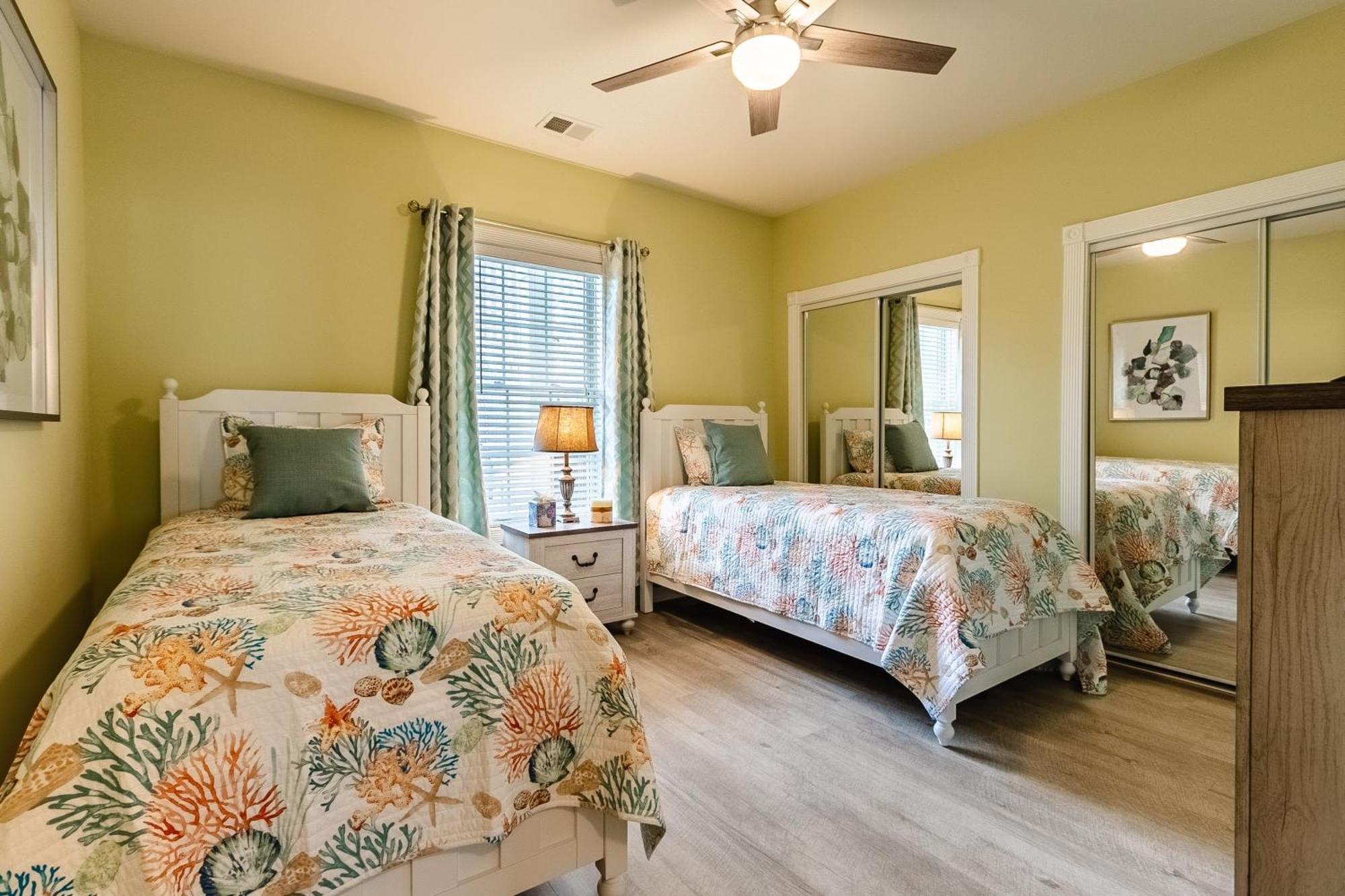 Magnolia Pointe Luster Leaf 4843-302 * Myrtle Beach