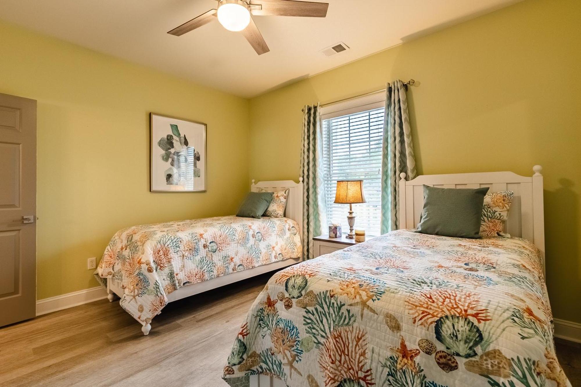 Apartment Magnolia Pointe Luster Leaf 4843-302