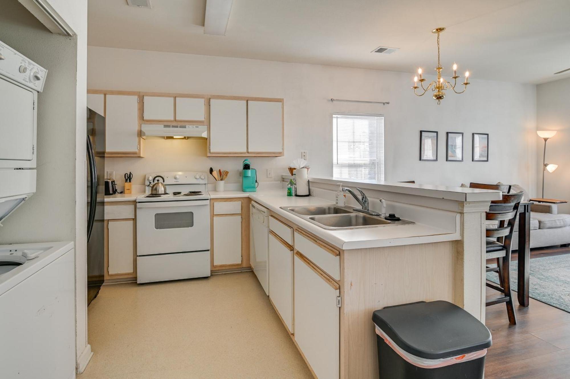 Less Than 1 Mi To Golf With Balcony In Myrtle Beach! Apartment