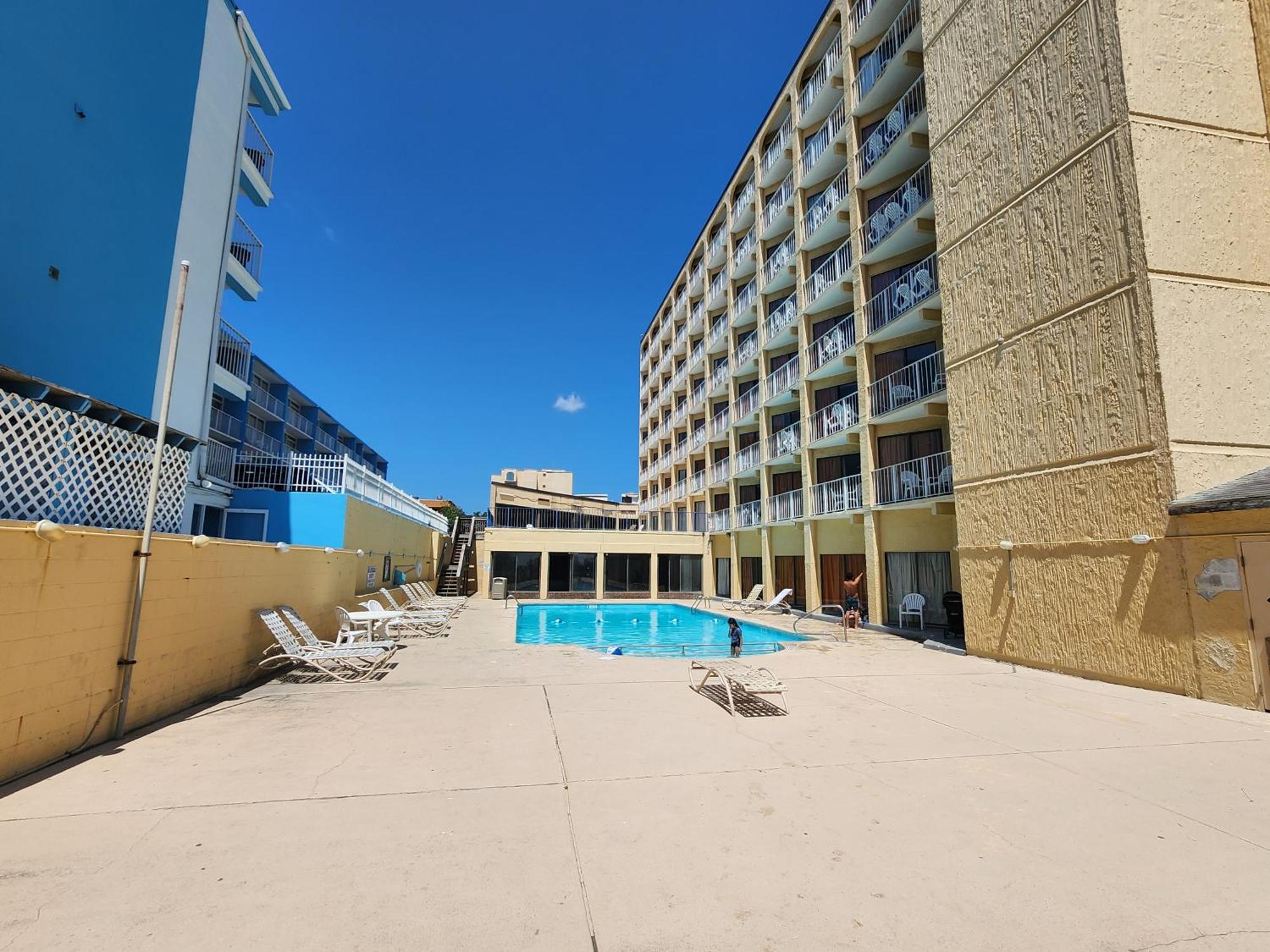 Breath-taking Remodeled Oceanfront Studio! Sea Mist 20307 Myrtle Beach