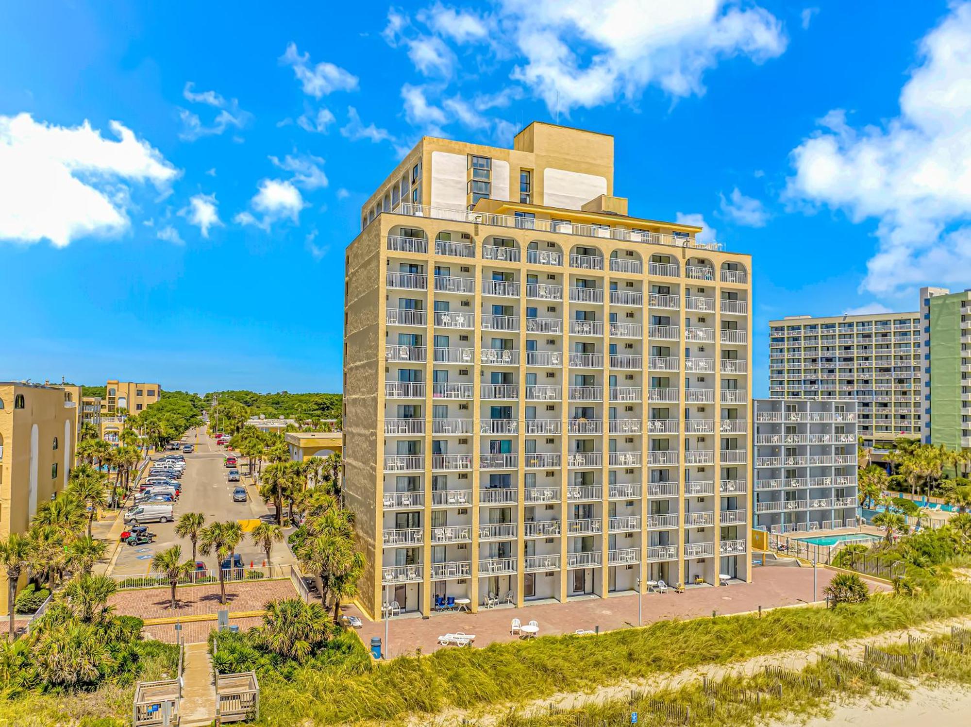 Breath-taking Remodeled Oceanfront Studio! Sea Mist 20307 * Myrtle Beach