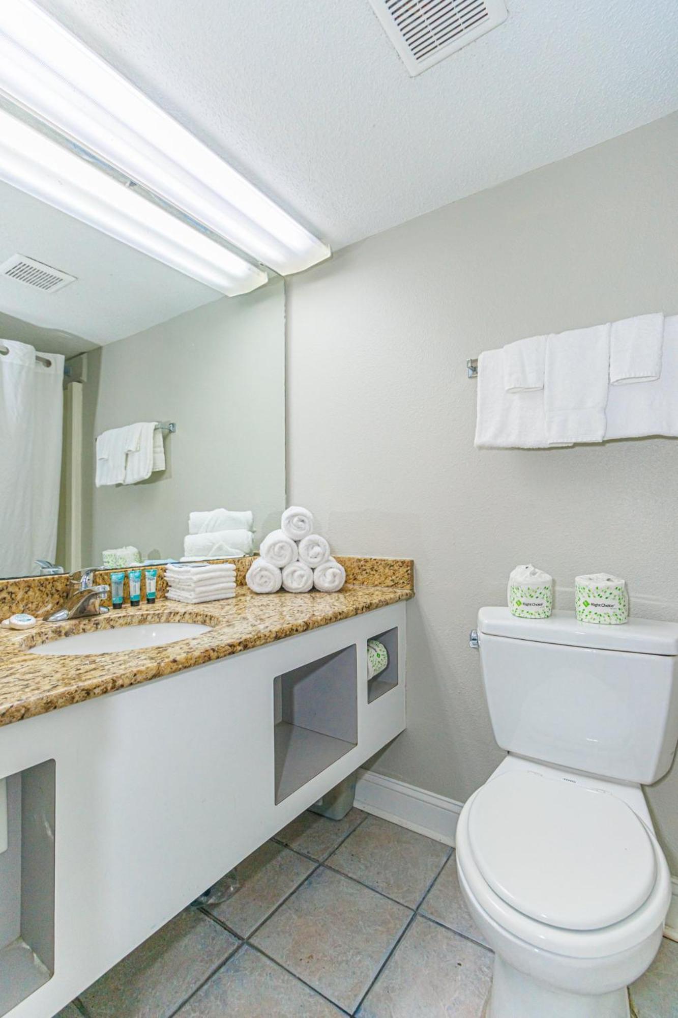 Breath-taking Remodeled Oceanfront Studio! Sea Mist 20307 Holiday home Myrtle Beach