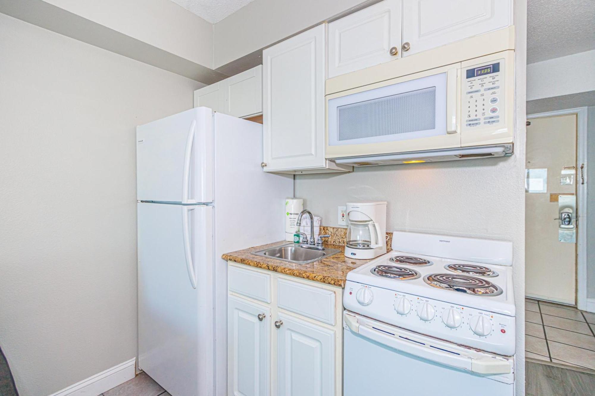 Holiday home Breath-taking Remodeled Oceanfront Studio! Sea Mist 20307 Myrtle Beach