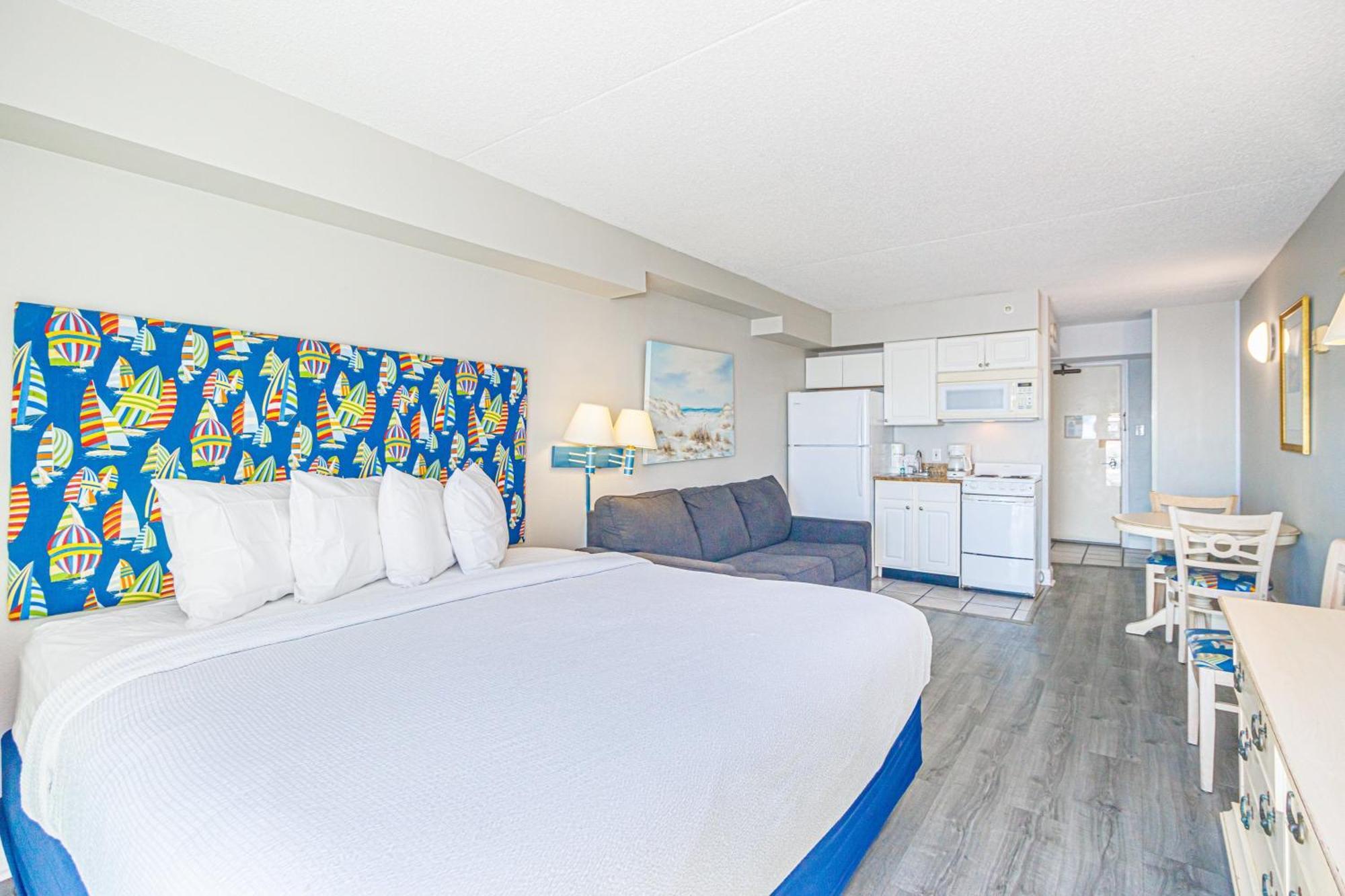Breath-taking Remodeled Oceanfront Studio! Sea Mist 20307 * Myrtle Beach