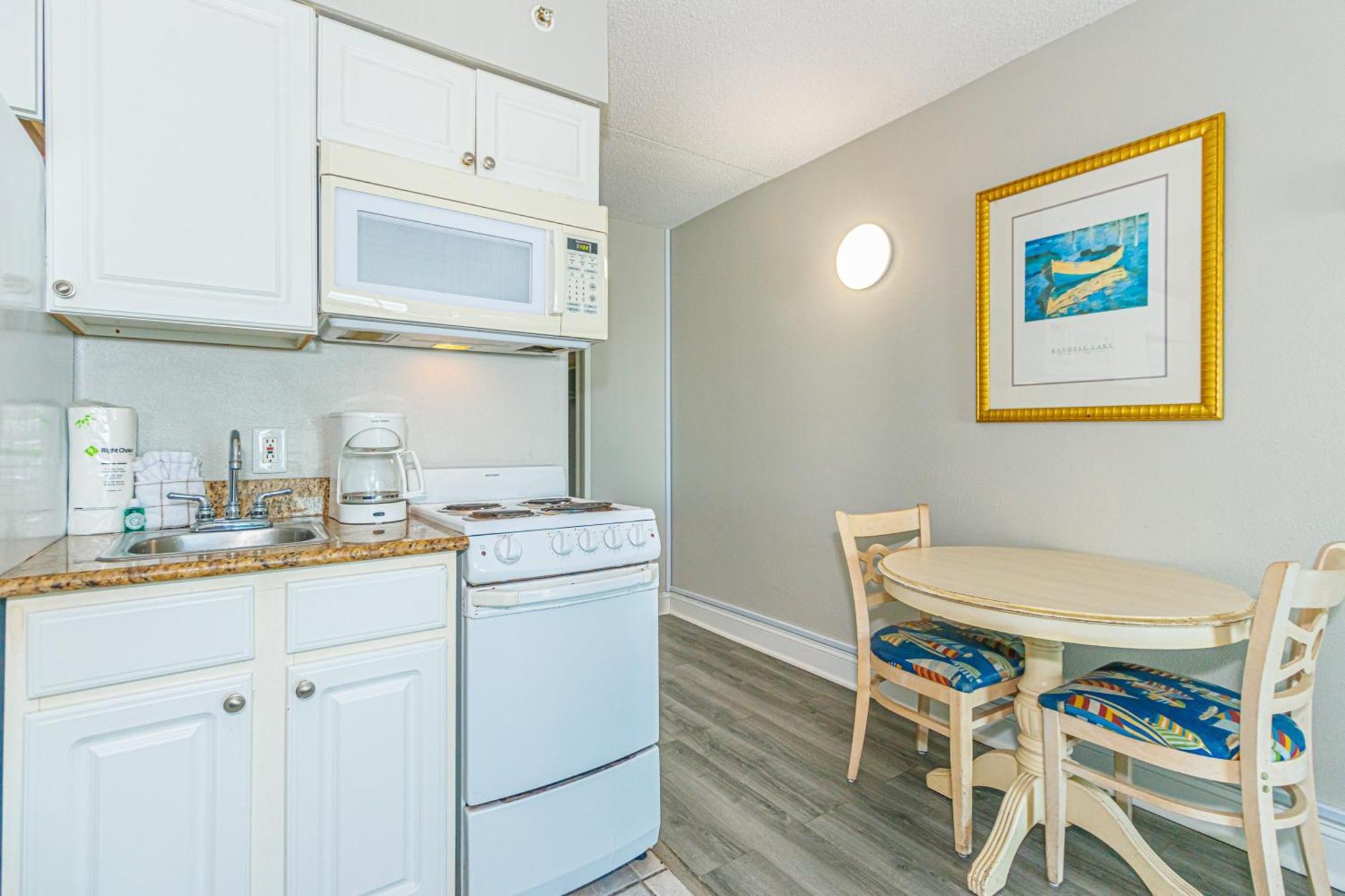 Holiday home Breath-taking Remodeled Oceanfront Studio! Sea Mist 20307
