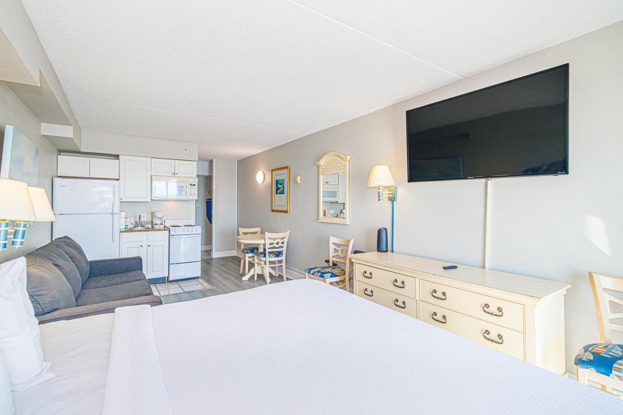 Breath-taking Remodeled Oceanfront Studio! Sea Mist 20307 Holiday home *