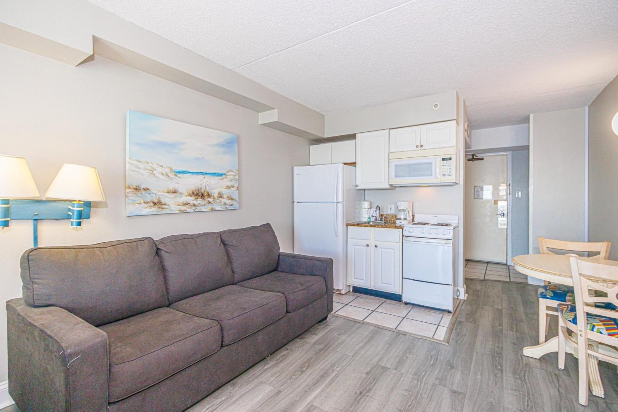 Breath-taking Remodeled Oceanfront Studio! Sea Mist 20307