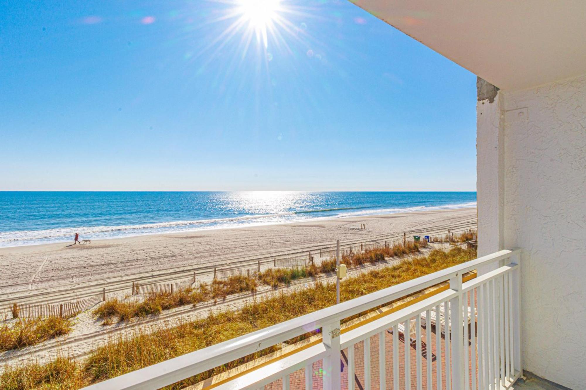 Breath-taking Remodeled Oceanfront Studio! Sea Mist 20307 Holiday home