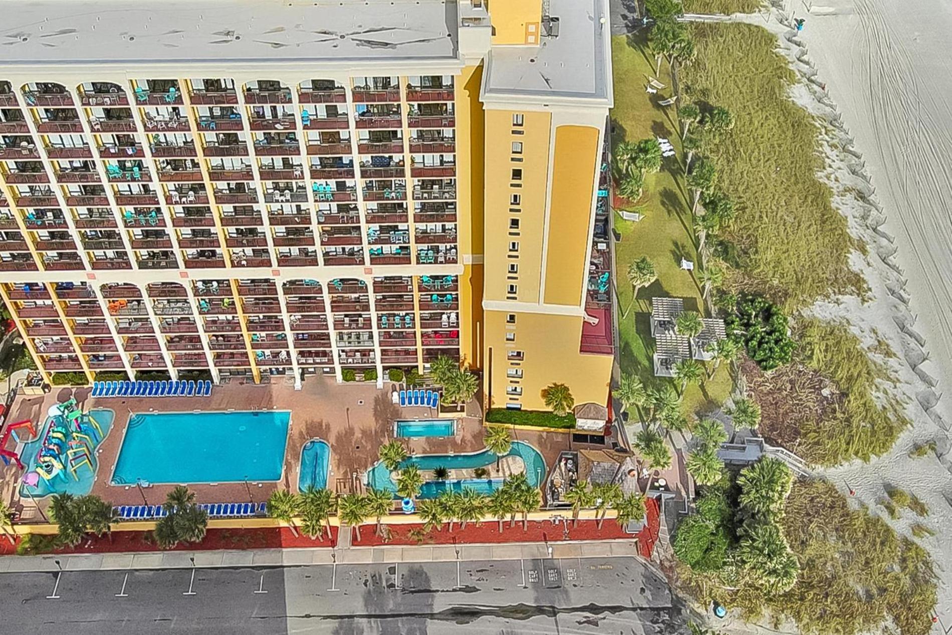 Sand, Sun, And Fun At Caravelle Apartment