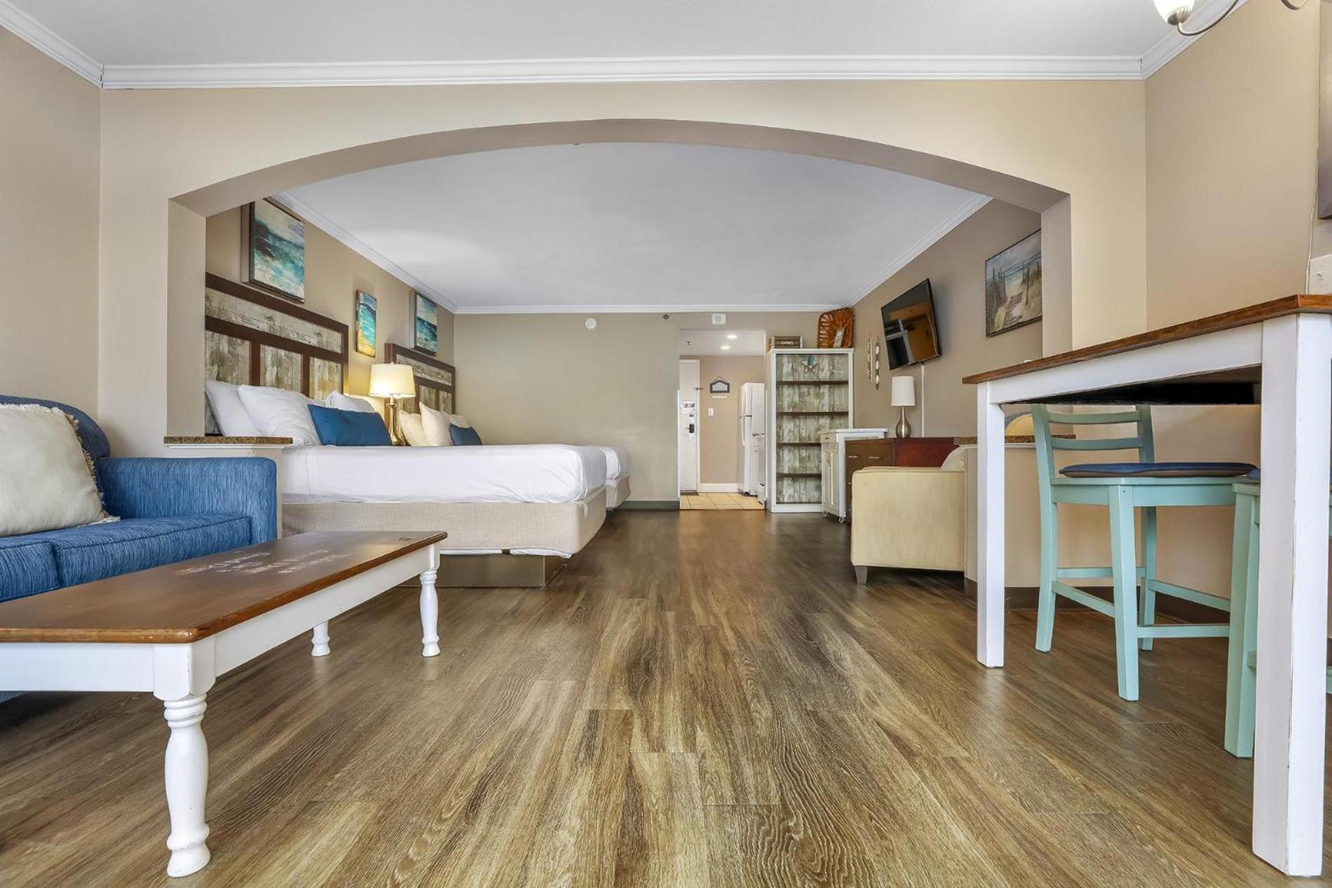 Sand, Sun, And Fun At Caravelle Apartment