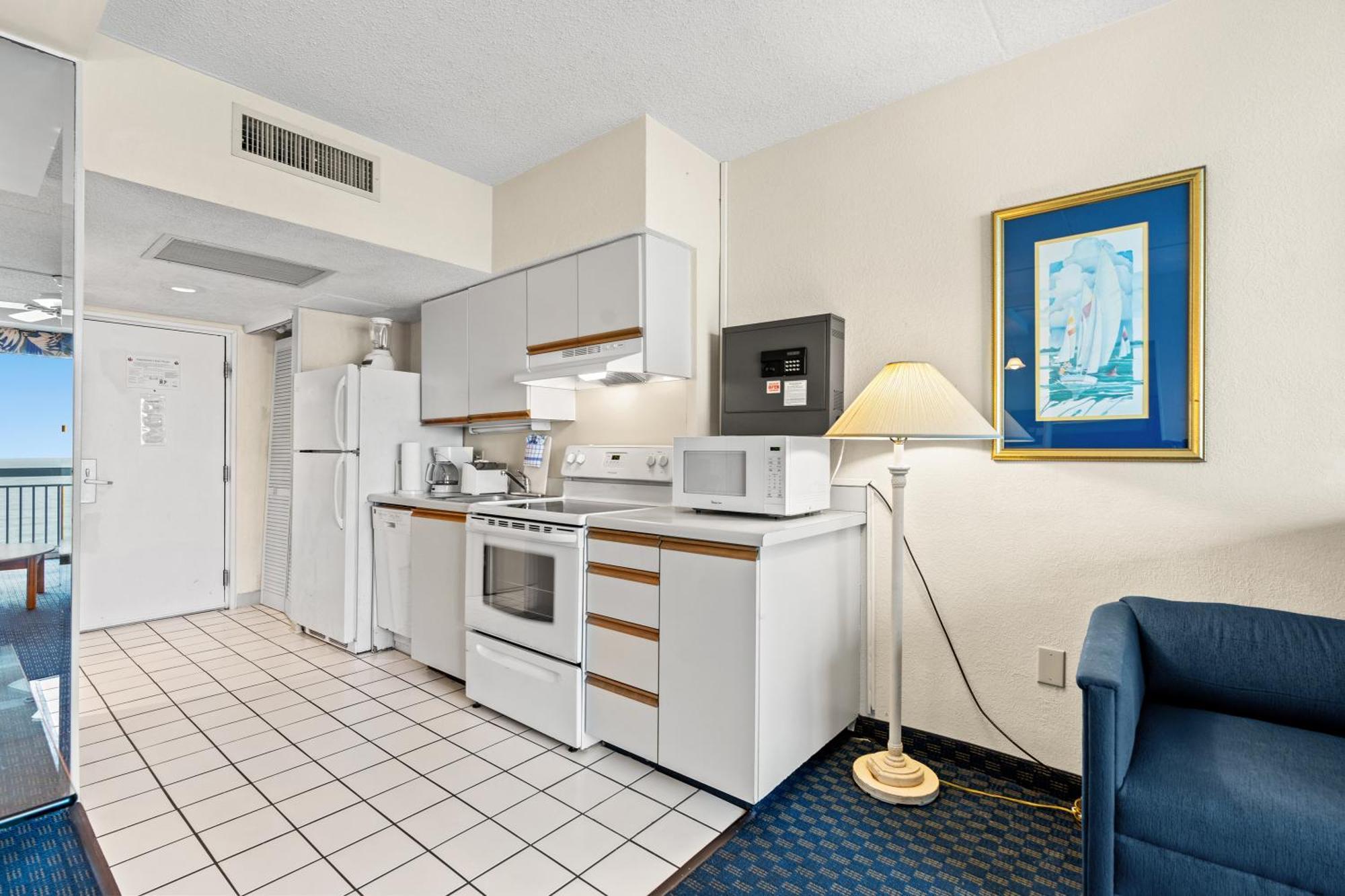 Yachtsman Oceanfront Resort 3*