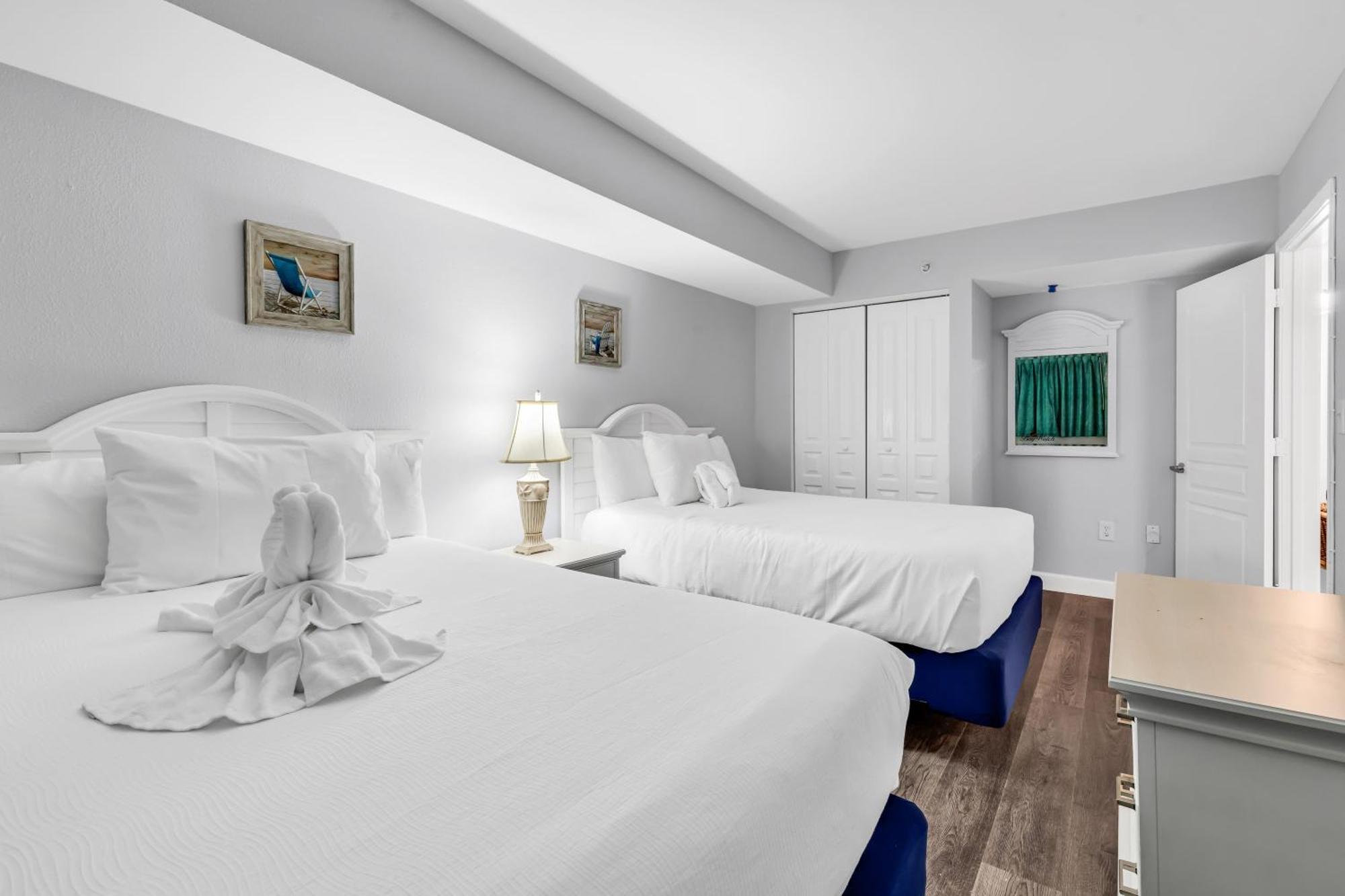 Baywatch 1122 Apartment