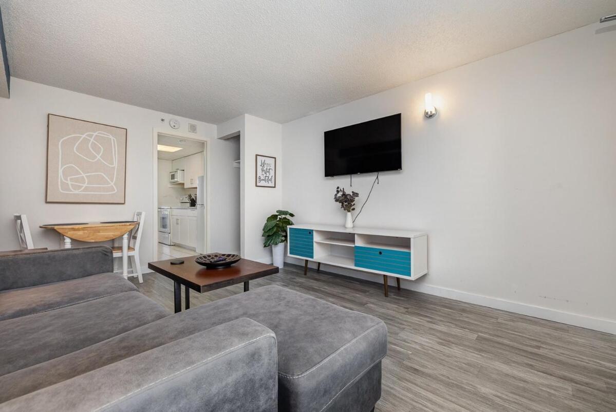 Beachfront 1br King Bed Smart Tvs 12 Pm Check-in * Myrtle Beach