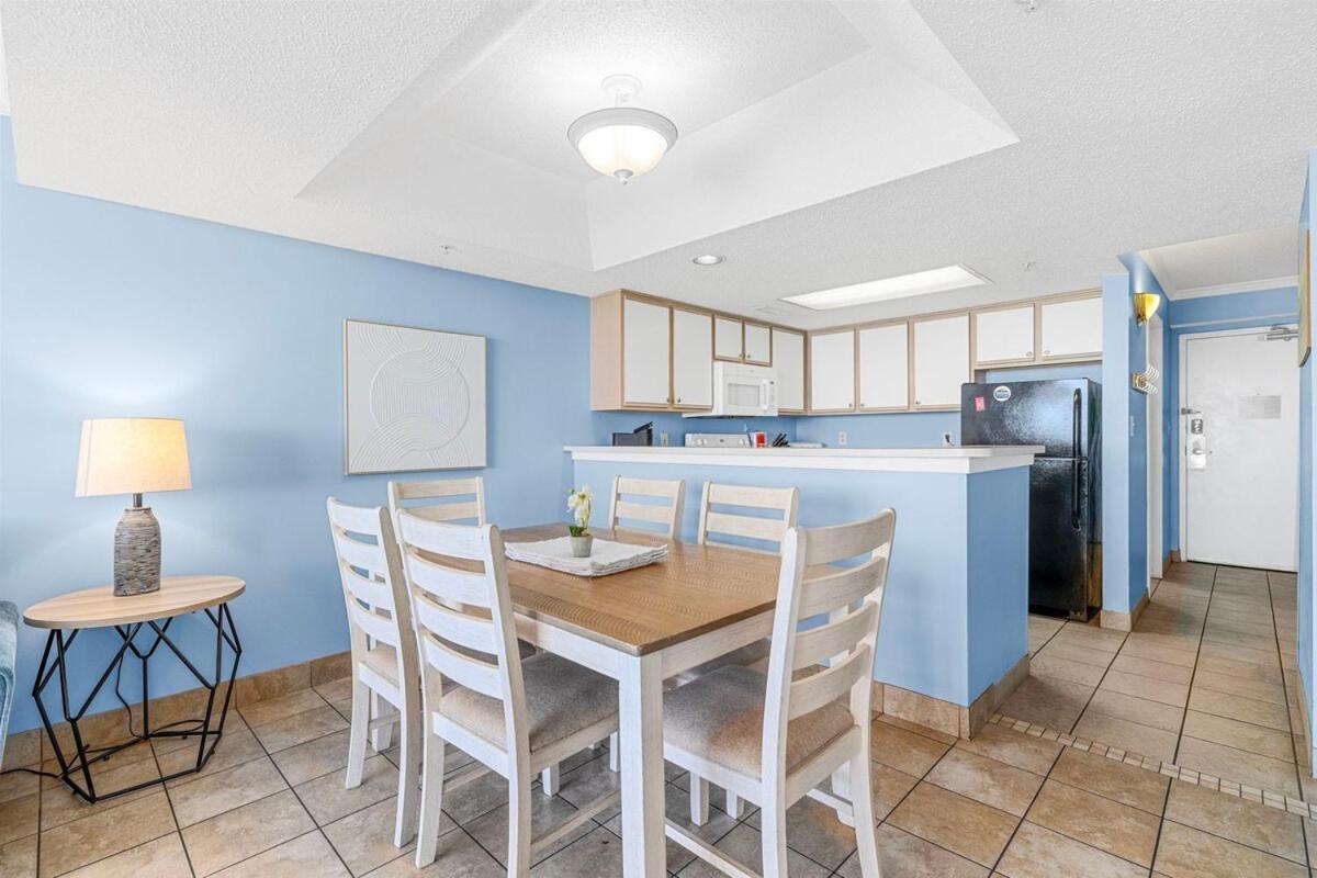 Apartment Downtown Oceanfront, 2br, Walk To Starbucks, 6ppl *