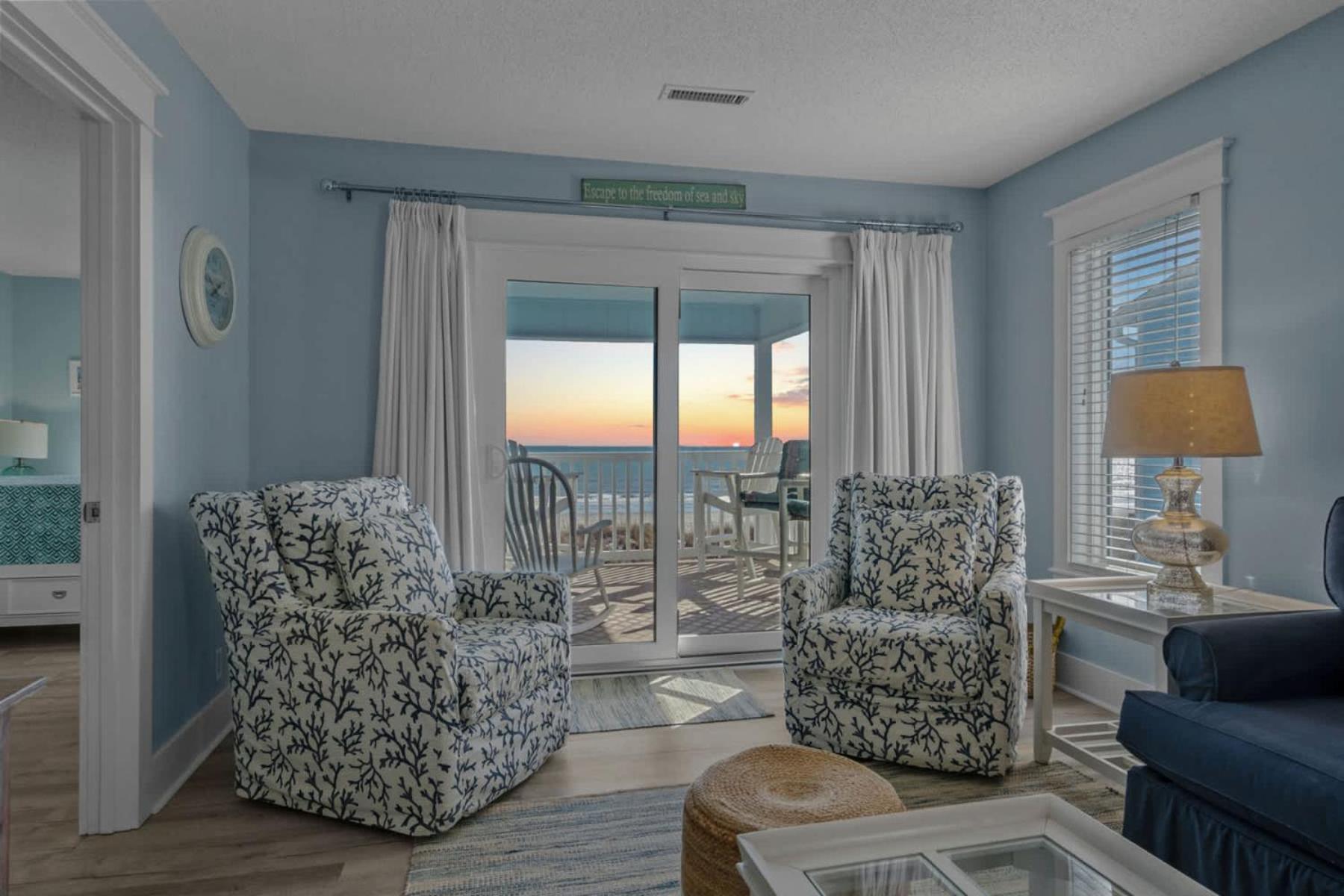 Surf B3 - Oceanfront Holiday home *