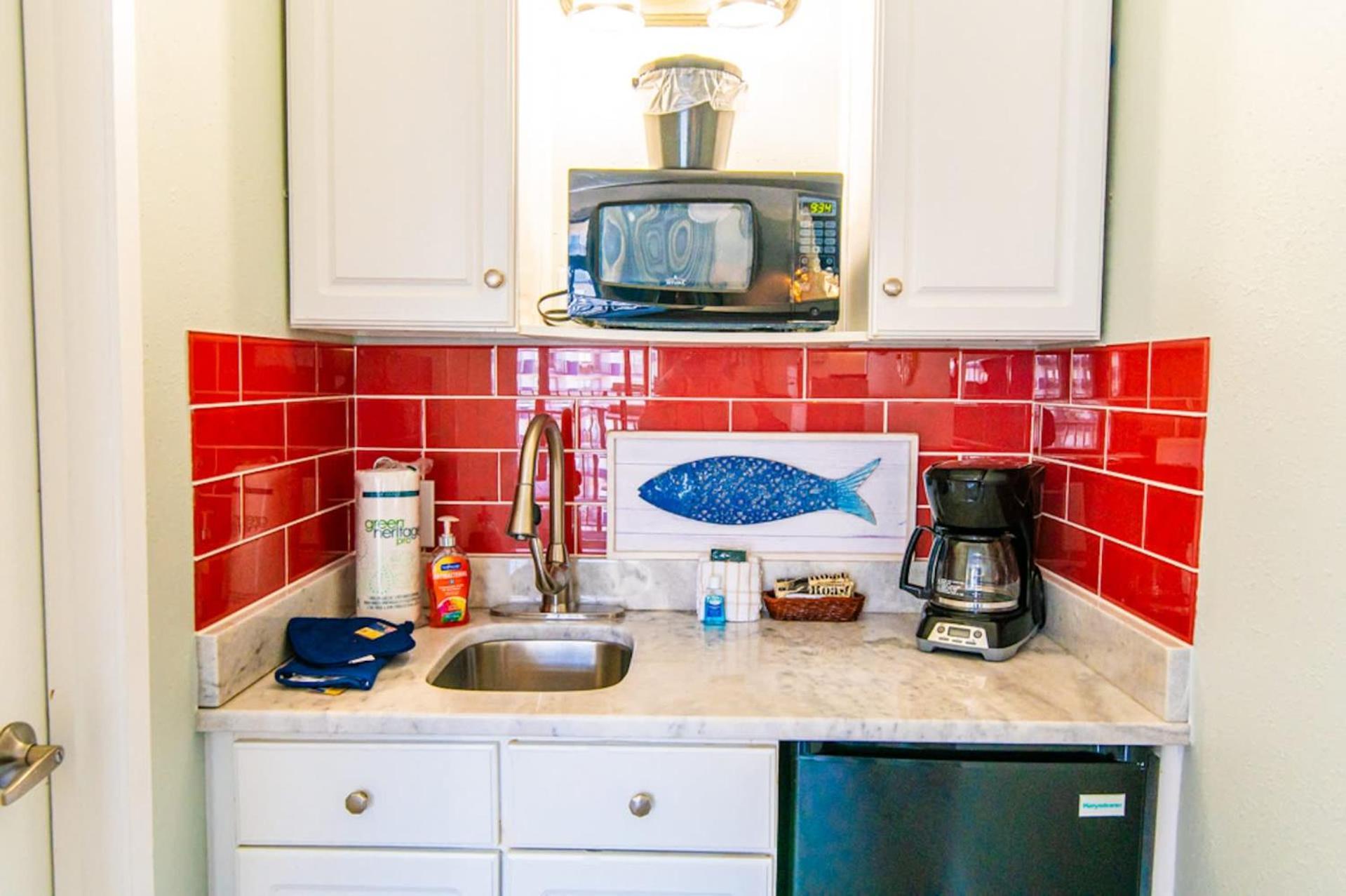 Modern Pet Friendly Oceanfront Holiday home *