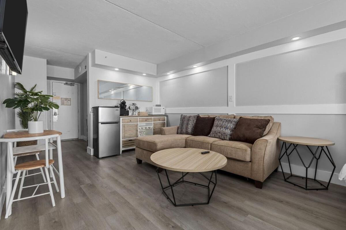 Apartment Beachfront With Smart Tv & 12 Pm Check-in *
