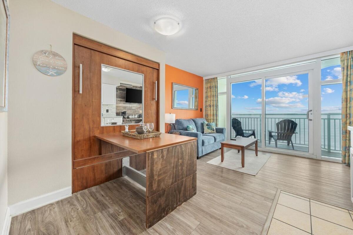 Apartment Oceanfront 1br At Sands, Stunning Views!
