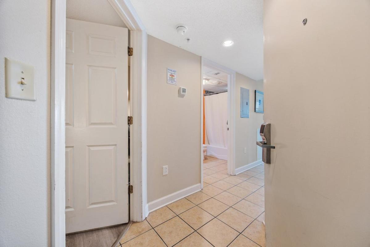 Apartment Oceanfront 1br At Sands, Stunning Views!