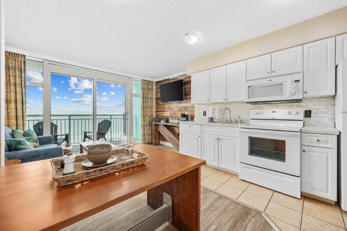 Oceanfront 1br At Sands, Stunning Views!