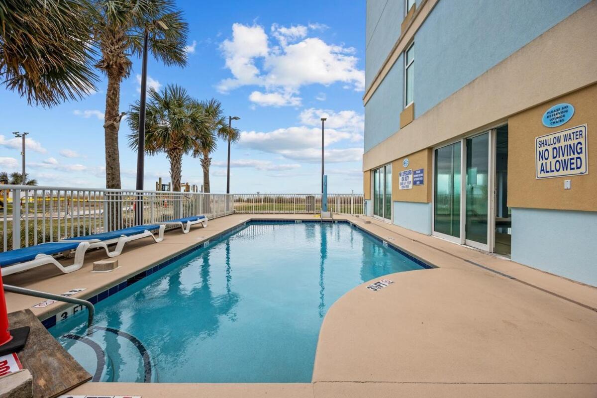 Oceanfront 1br At Sands, Stunning Views! Apartment