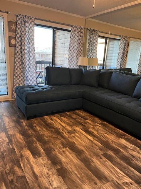 Apartment Beautiful 3 Bedroom Steps From & Main St *