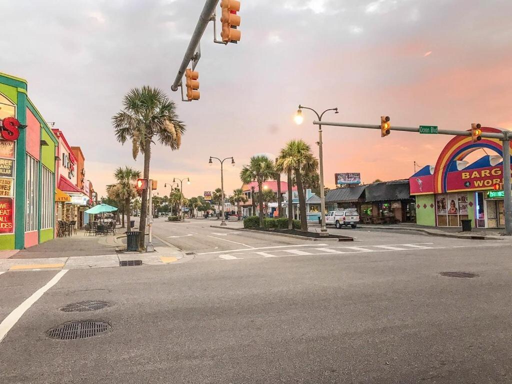 Apartment Beautiful 3 Bedroom Steps From & Main St Myrtle Beach