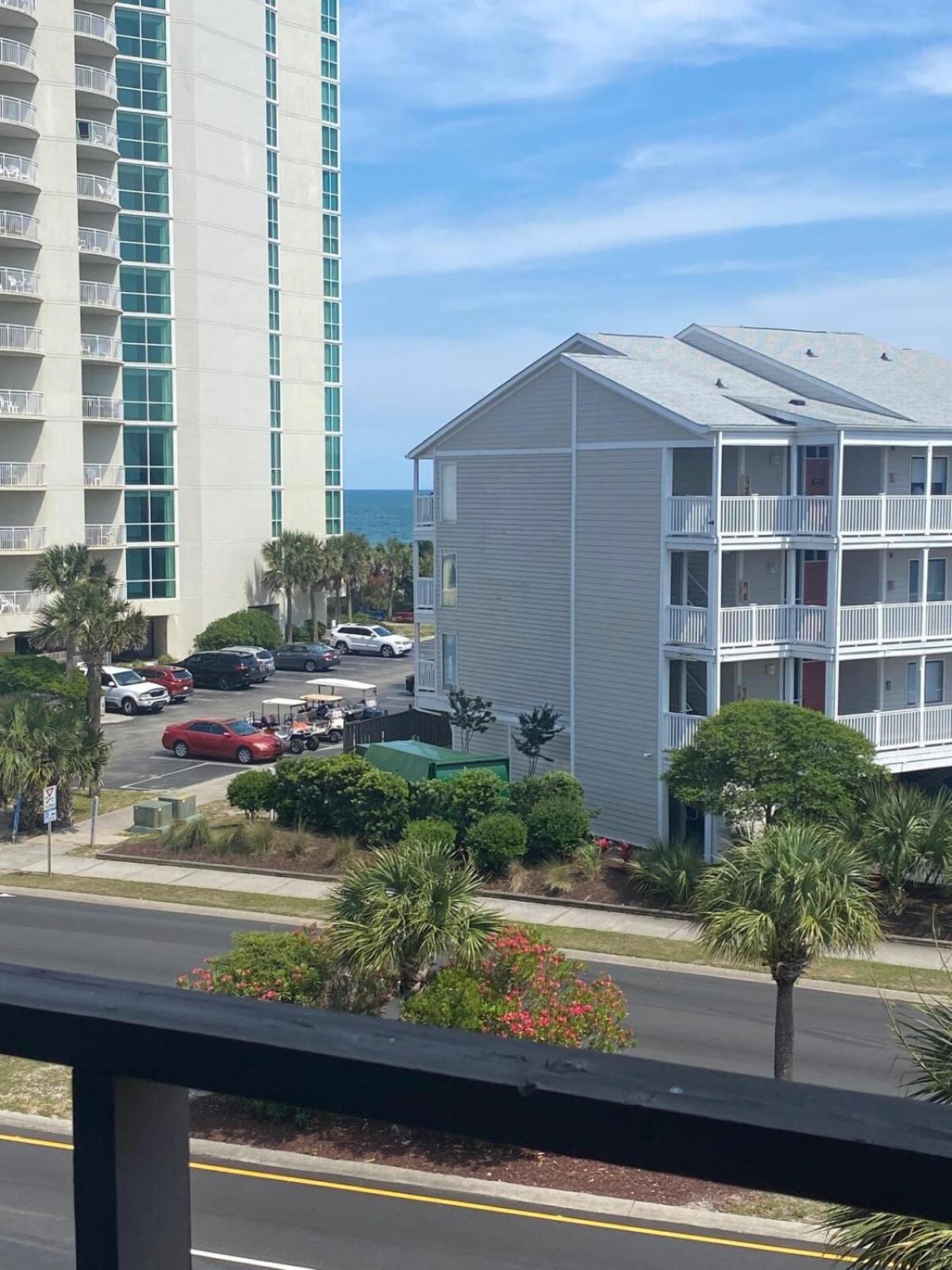 Beautiful 3 Bedroom Steps From & Main St Apartment Myrtle Beach