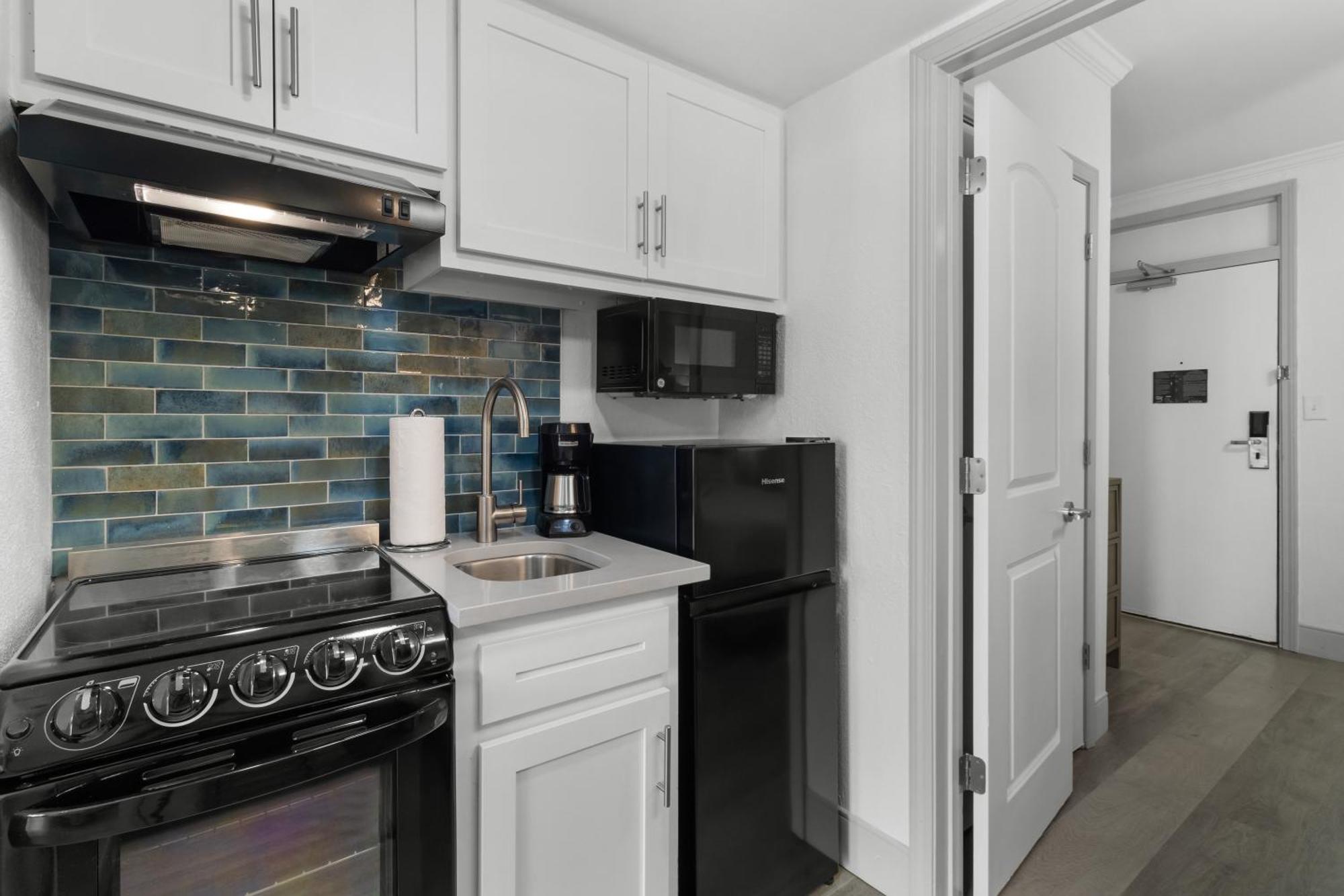 Compass Cove 3*