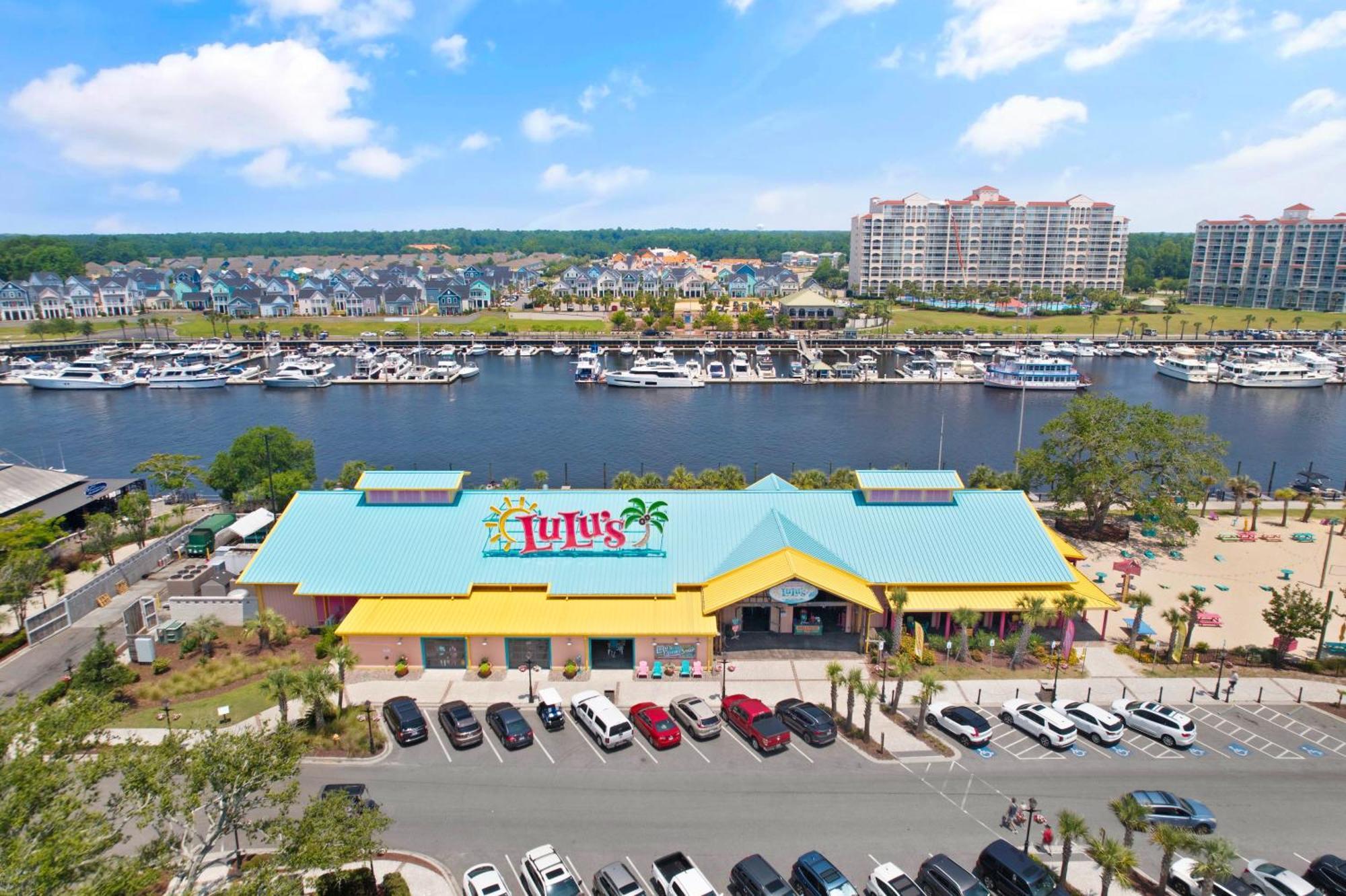 Oceanfront Views W 7 Beds Pools Lazy River Gym *