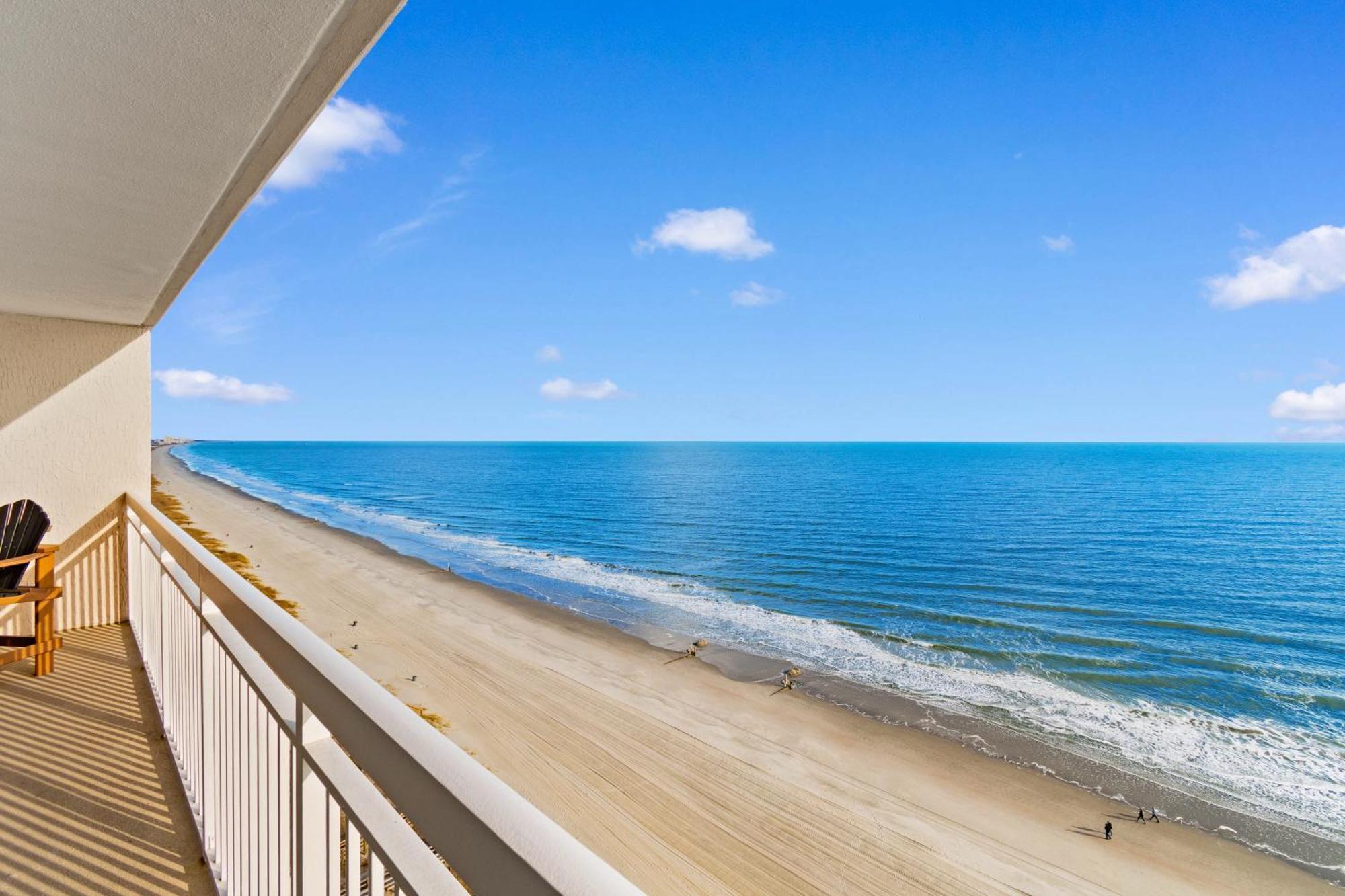 Oceanfront Views W 7 Beds Pools Lazy River Gym Apartment