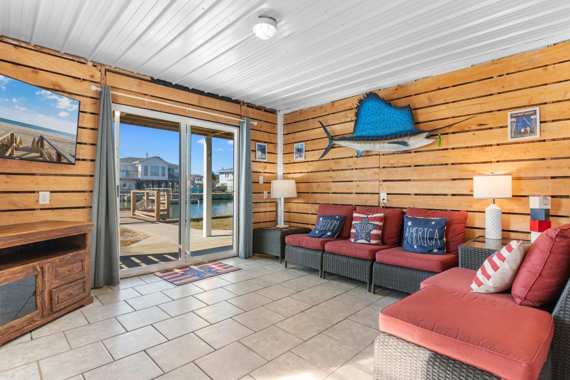 Waterview Channel Home- 7 Beds Dock Outdoor Bar Holiday home Myrtle Beach