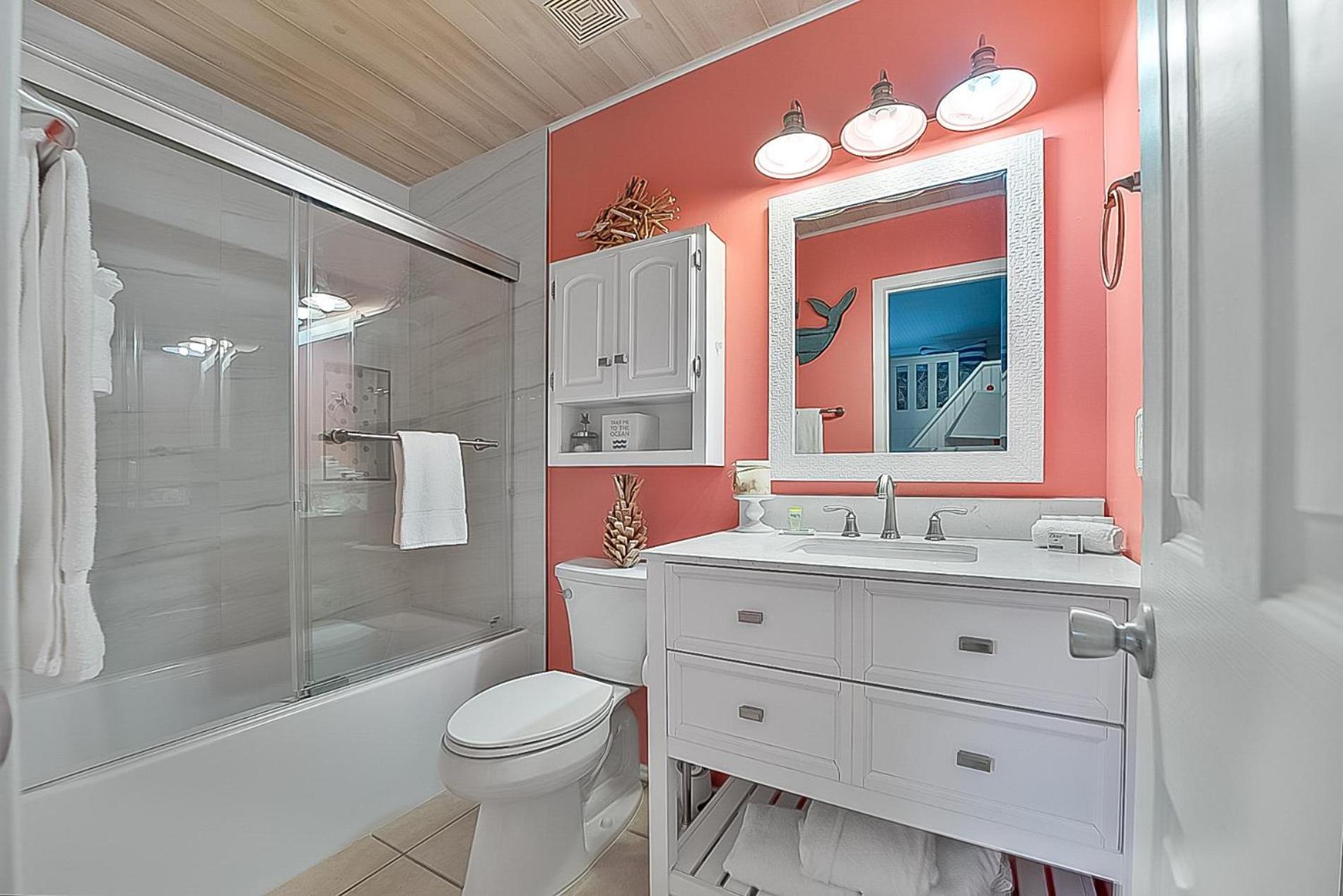 2 Bedroom Guest Cottage Steps From The Beach! * Myrtle Beach