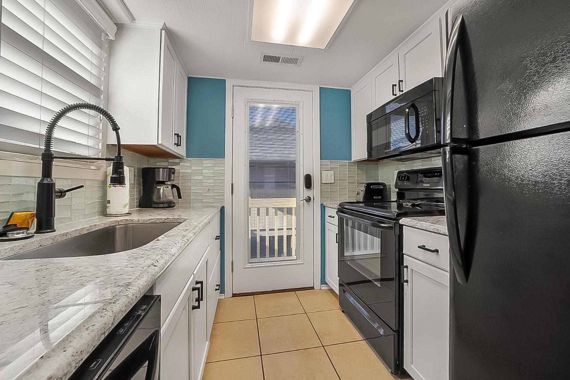 2 Bedroom Guest Cottage Steps From The Beach! Holiday home Myrtle Beach