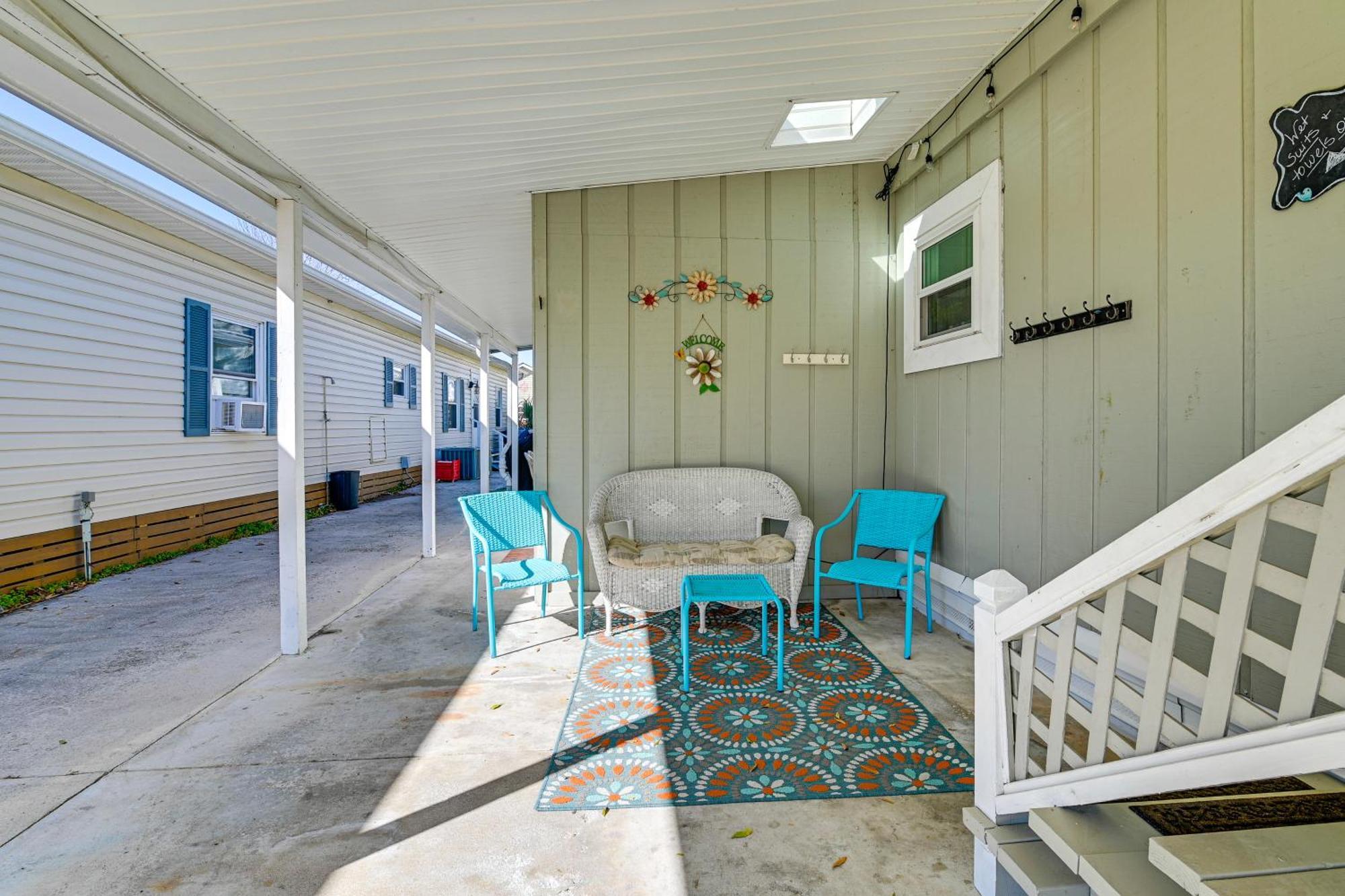Holiday home Lovely Myrtle Getaway - Walk To Beach!