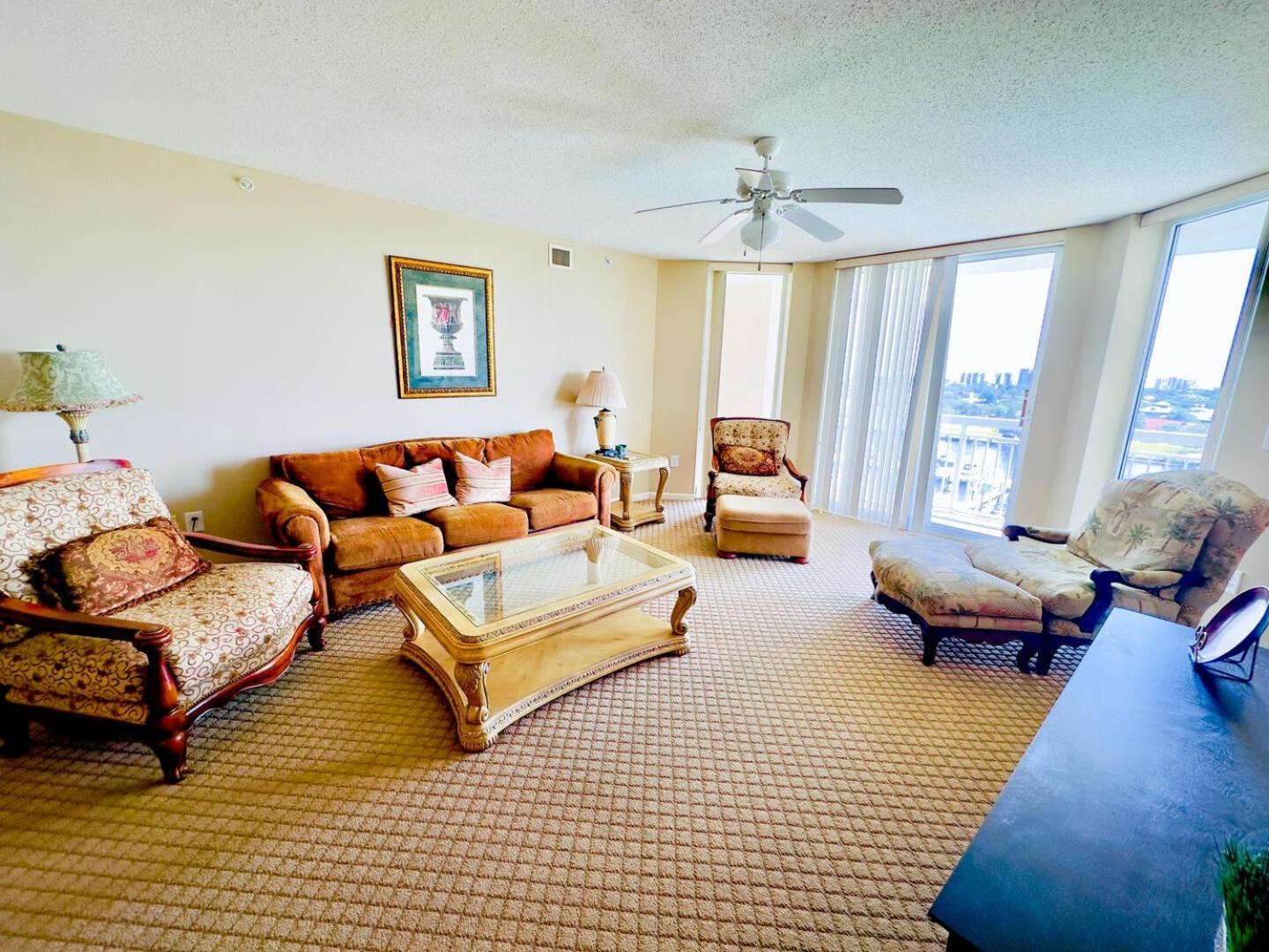 Apartment Barefoot N Tower 903