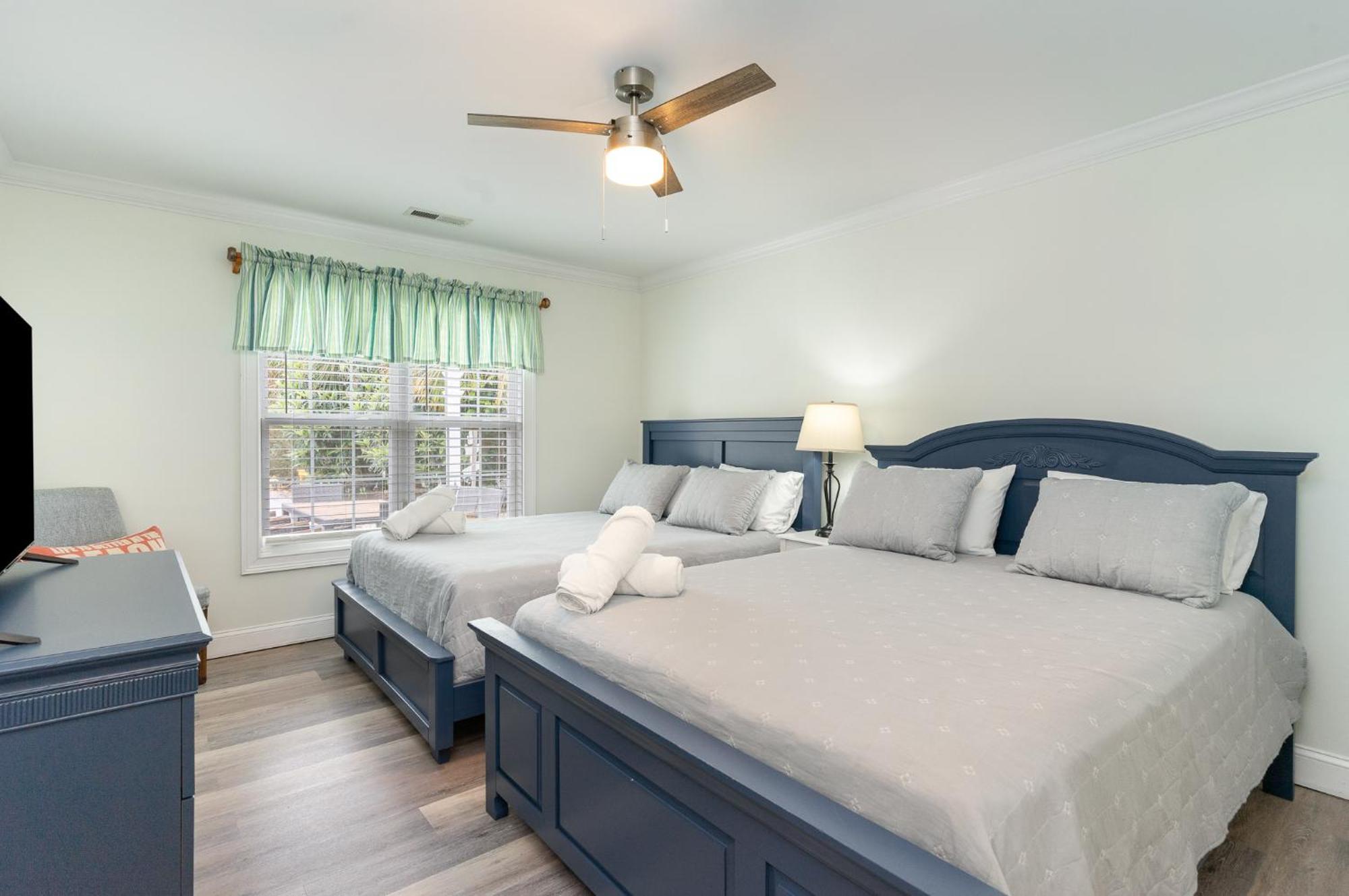 Beautiful Surfside 5br 4.5 Ba House With Private Pool *
