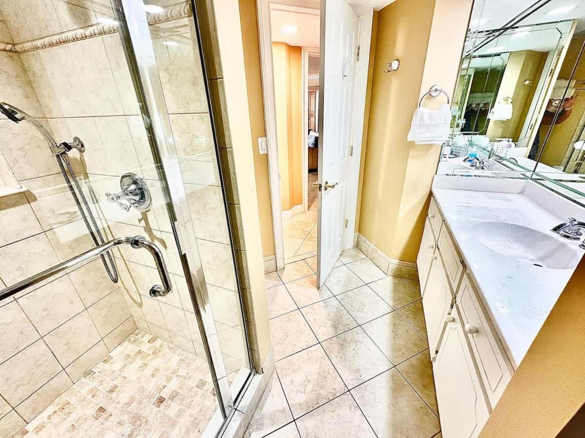 Holiday home Lux Oceanfront On 14th Flr & Amenities *