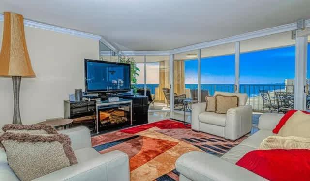 Lux Oceanfront On 14th Flr & Amenities Holiday home *