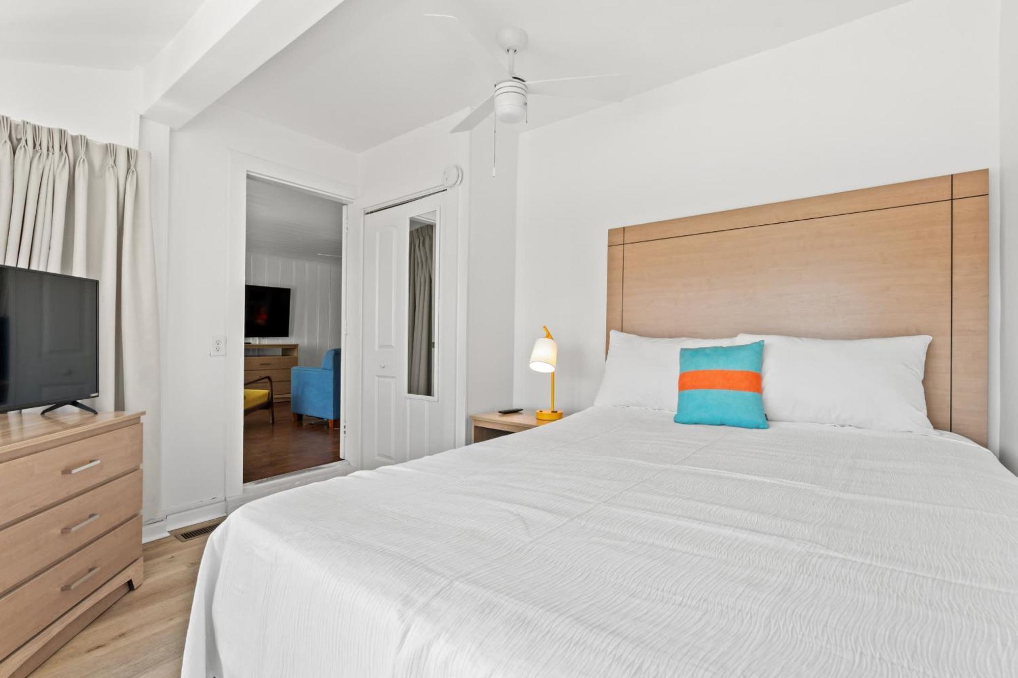Steps To Crescent 4br2ba Sleeps 10 Apartment *