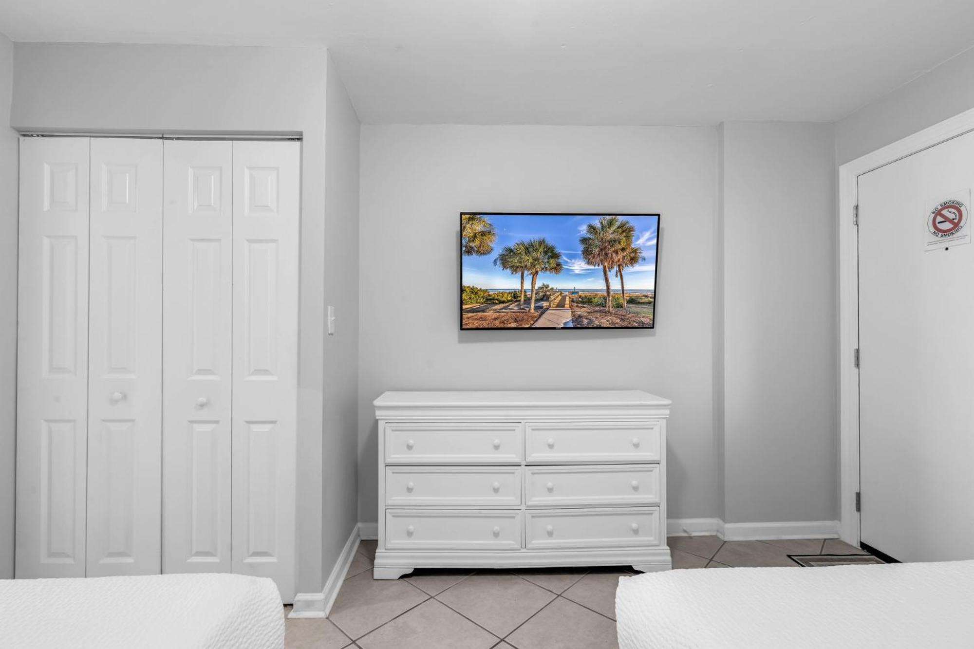 Bluewater 720 Apartment