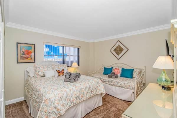 Holiday home Arcadian Ii - Oceanfront - Snowbirds Welcome-highly Sought After Area *