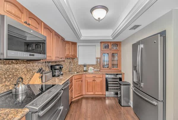 Arcadian Ii - Oceanfront - Snowbirds Welcome-highly Sought After Area Holiday home
