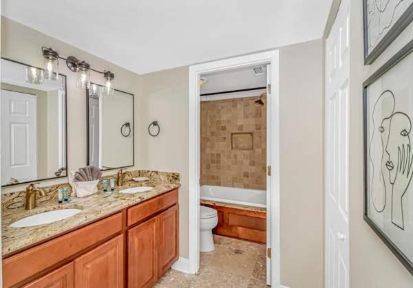 Arcadian Ii - Oceanfront - Snowbirds Welcome-highly Sought After Area