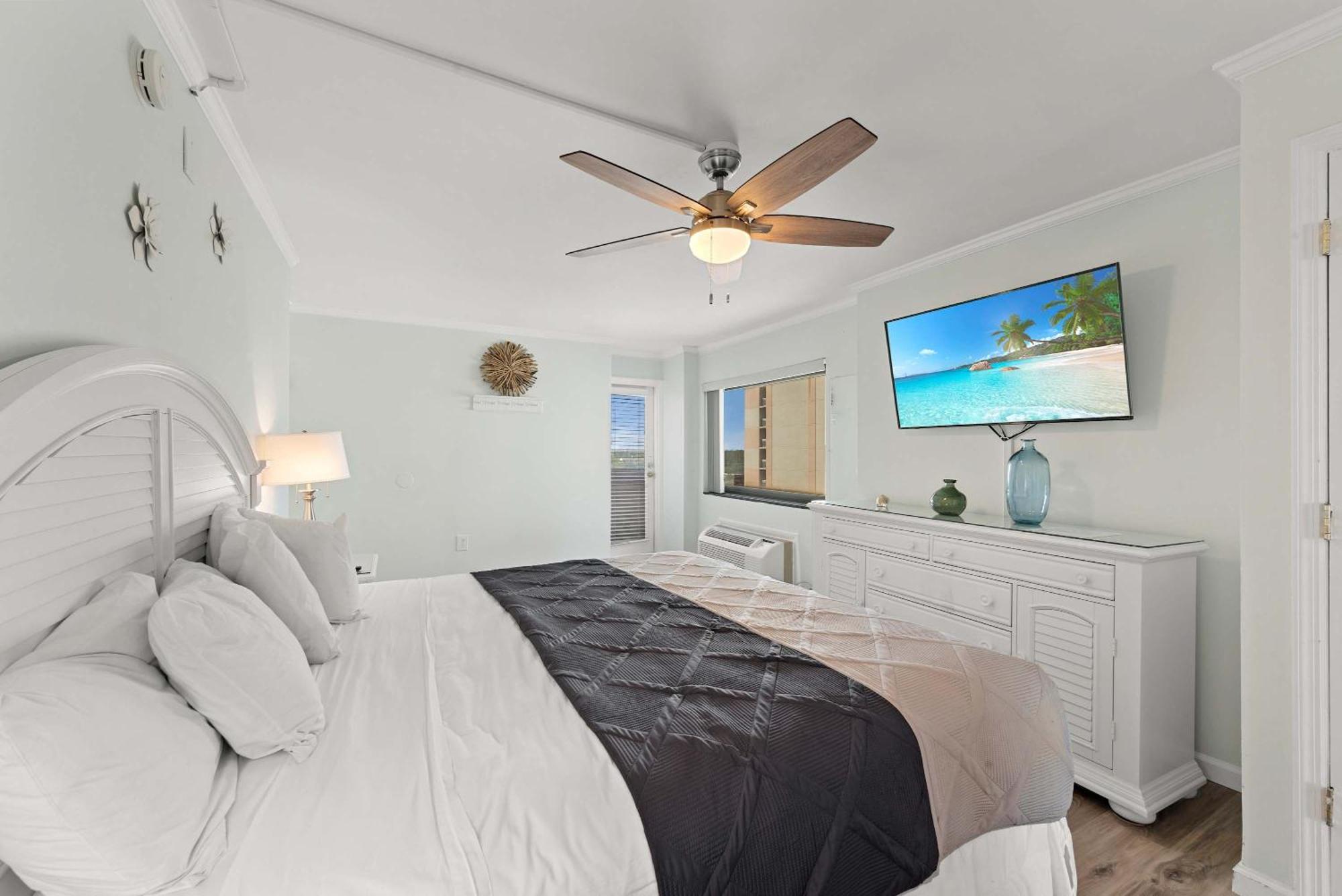 Palms 1003 - Oceanfront Apartment *