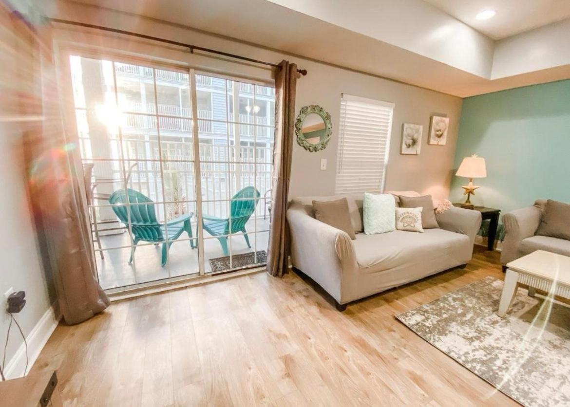Mv105b Myrtle 4br/3b Across From The Game *